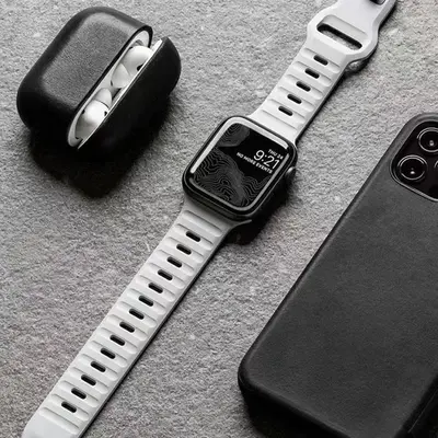 Silicone Strap with Diamond Buckle for Apple Watch Ultra 3 - 4