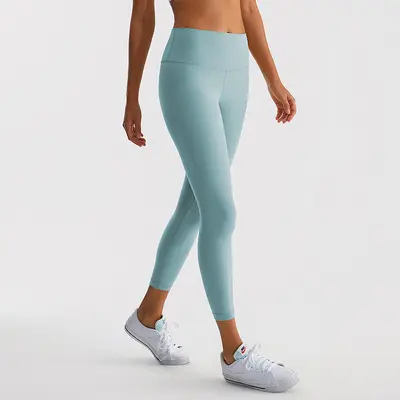 Hochgeschnittene Po-Lifting Yogahose, 7/8, atmungsaktiv - 8