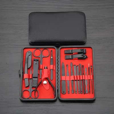 Manicure and pedicure set, 18 pieces, black