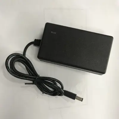 8.4V2A 12.6V2A 21V2A lityum pil şarj cihazı elektrikli alet şarj cihazı fasya tabancası şarj cihazı