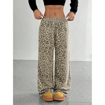 Damen Y2K Freizeithose mit geradem Bein und Leopardenmuster