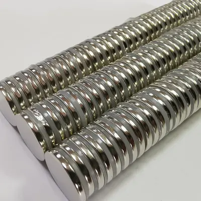 NdFeB-Magnet N35, rechteckig und rund, mit Senkloch