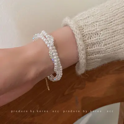Pearl bracelet with T-shaped buckle, French fashion design