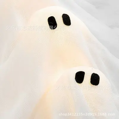 Glowing Ghost Halloween Door Wreath, 25 Pieces