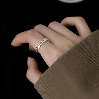 Zweilagiger Ring Damen offener Ring leichter Luxus Nischendesign hochwertiger glatter Ring Zeigefinger Ring verstellbarer Ring Großhandel