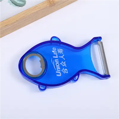 Fish-shaped stainless steel fruit peeler, transparent