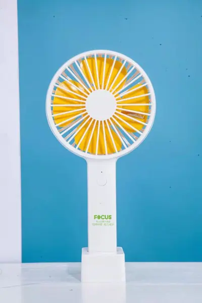 Yanıp sönen karakterlere sahip özelleştirilmiş reklam destek hediyeleri, mini el tipi ışıklı ısmarlama yaratıcı küçük fanlar, numuneler aynı gün gönderilecektir - 11
