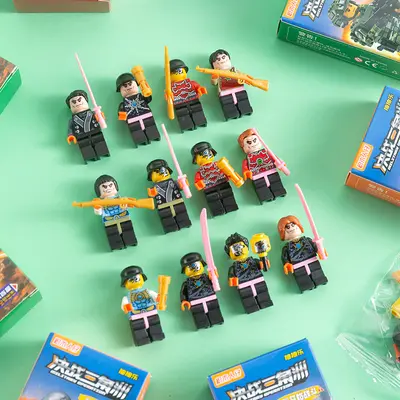 Delta yapı blokları sürpriz kutu minifigür seti