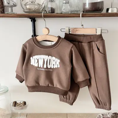 2025 Autumn Winter Baby Fleece Set with NEWYORK Print Sweatshirt and Pants