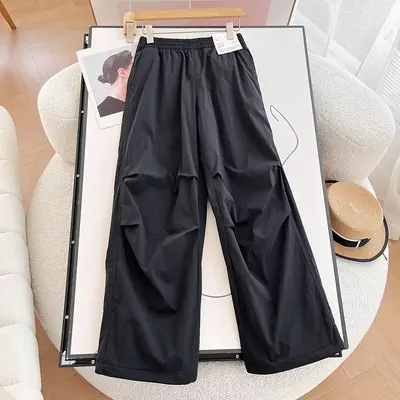 Fleece-gefütterte Fallschirm-Cargohose, hoher elastischer Bund, weites Bein - 9
