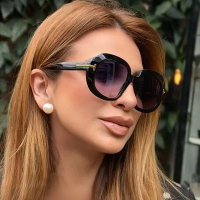 Women's Oversized Sunglasses, UV Protection, for Round and Square Faces - 1