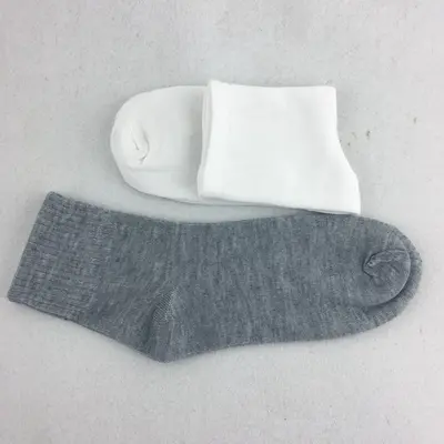 Men's socks individually packaged fall and winter mid-calf socks street stall wholesale Zhuji manufacturer boys socks solid color men's cotton socks