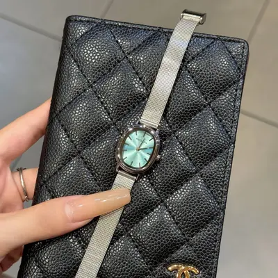 Bayan kuvartz saati, oval vintage tasarım