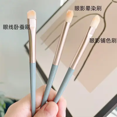 Huayang Lanqiao 3-teiliges Lidschatten-Pinsel-Set tragbar Eyeliner Lidschatten Seidenbürste Make-up-Pinsel Schönheitswerkzeug kleines Set