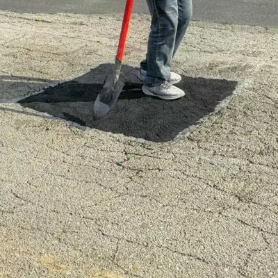 Pressure-Sensitive Cold Asphalt Patch for Road and Pothole Repair