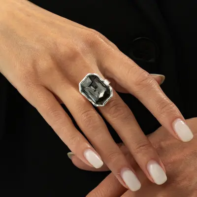 Acryl-Schwarzstein-Ring mit geometrischem Metallquadrat - 13