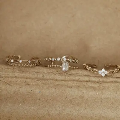 Vintage Kaffeegold-Ring mit durchbrochenen feinen Ringen, offen