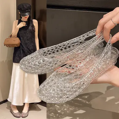 Kadın oyuklu plastik sandalet, nefes alabilen, burnu kapalı, düz taban