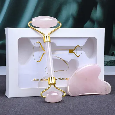 Kaynağından Fabrika Pembe Kristal Masaj Roller Jade Roller Masaj Cihazı Parmak Gua Sha Tahtası Hediye Kristal Güzellik Aracı