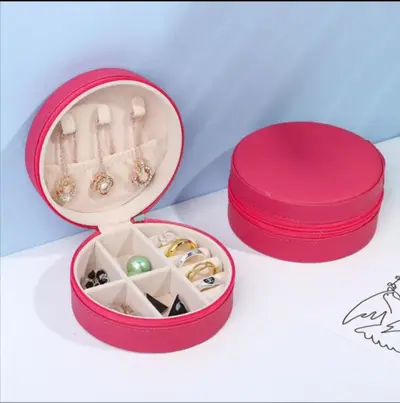 Runde Mini-Schmuckbox, elegante Schmuckschatulle, hochwertige tragbare Aufbewahrungsbox für Ohrringe, Halsketten und Ringe für Reisen - 11