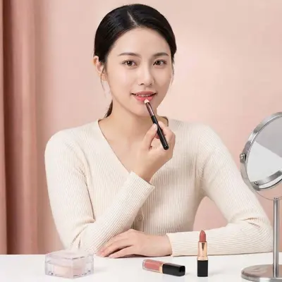 Kaynak Fabrika Makyaj Fırçası Dudak Fırçası Ruj Fırçası Işılı Yuvarlak Uçlu Concealer Fırçası Dudak Makyaj Fırçası Profesyonel Taşınabilir Concealer