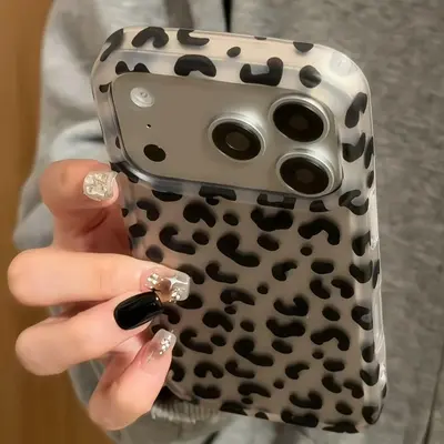 Açık kahverengi leopar desenli iPhone 16 Pro kılıfı, darbe önleyici