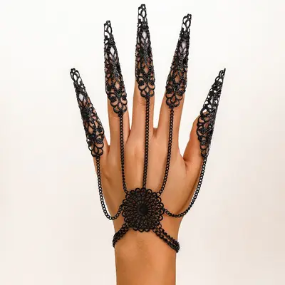 Gotik-Kettenfingerarmband Damen mit Ziernieten - 10