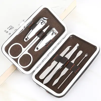 7-piece manicure tool set