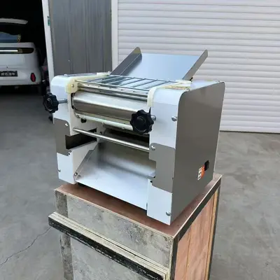 Kommerzielle Nudelmaschine aus Edelstahl für den Schreibtisch, kräftige Knetmaschine, schwarze Nudeln ohne Nudeln, Nudelmaschine für gedämpfte Brötchen und gedämpfte Brötchen