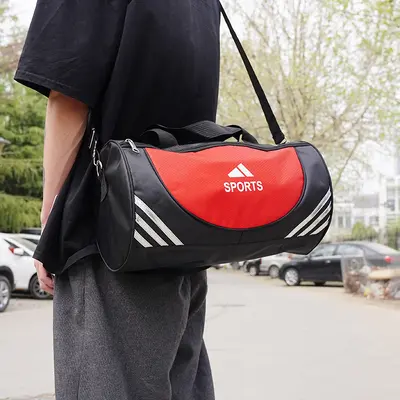 Toptan erkekler için fitness çantası, yoga antrenman spor çantası, günlük ve çok yönlü dış mekan su geçirmez ve aşınmaya dayanıklı büyük kapasiteli seyahat çantası
