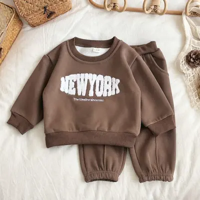 2025 Autumn Winter Baby Fleece Set with NEWYORK Print Sweatshirt and Pants