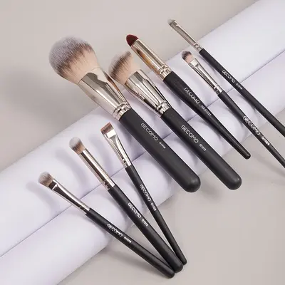 Complete Makeup Brush Set with Blush, Eyeshadow and Eyebrow Brushes