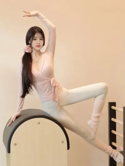 瑜伽服女2025新款瑜伽服套装女高级感专业高端普拉提训练服健身服