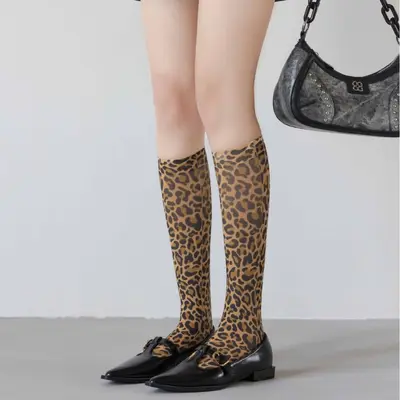 Leopar Desenli Baldır Çorabı, Orta Boy Yüksek Elastikiyetli Moda Çorap