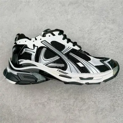 Paris 7th Generation RUNNER Jogging Shoes, Distressed Style Sneakers - 10