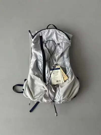 Ultra-lightweight mountaineering backpack, functional, water-resistant