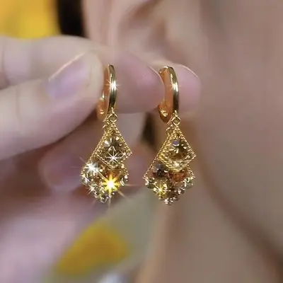 Diamantbeschichtete zweischichtige Rautenohrringe, kaffeebraun