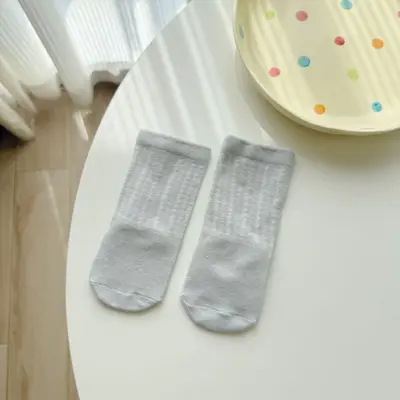 Dünne Mesh-Babysocken mittellang mit Mückenschutz, ohne einschneidenden Bund - 9