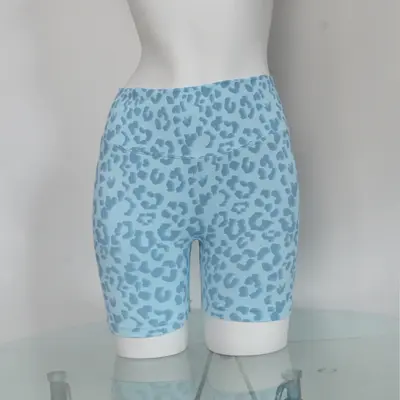 Yüksek Belli Üç Çeyrek Kadın Yoga Şortu, Leopar Desenli, Kalça Kaldırıcı - 12