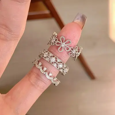 Women's lace flower ring, diamond cut, elegant design - 1