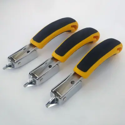 Two-Color Canvas Carpet Gate-Type Staple Remover Manual Staple Gun Nail Puller Nail Extractor Pry Bar