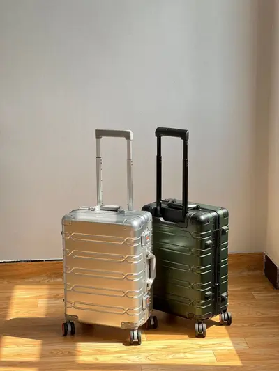 Vollständig aus Aluminium-Magnesium-Legierung gefertigter Trolleykoffer, universeller Trolleykoffer aus Aluminium-Legierung, Damenkoffer 24 Zoll, Metallbox mit Zahlenschloss, Hartschalenkoffer