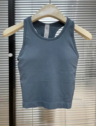 Breathable Short Yoga Vest with Removable Chest Pad - 10