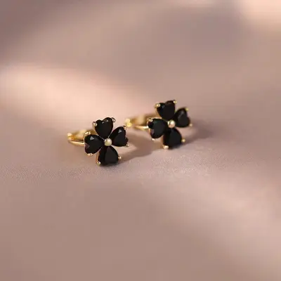 Korean-Style Black Four-Leaf Clover Ear Cuff Earrings - 7