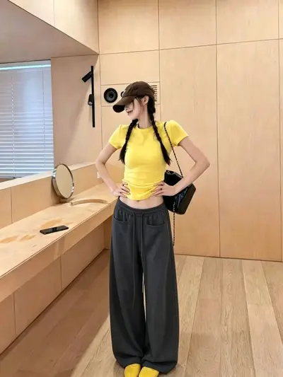 Loose Wide-Leg Autumn Trousers with Front Pockets, Soft Fabric - 10