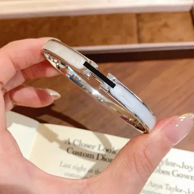 Letter H Bracelet Women's Luxury Elegant