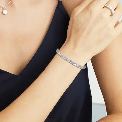 4-mm-Zirkonia-Tennisarmband mit Federverschluss, modernes Design