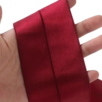 Gefaltetes Gummiband mit farbigem Randeinfassung und Lichtfaden - 6