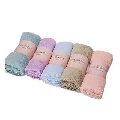 Handtuchset aus hochdichtem Korallenvlies, nicht leicht zu fusseln, saugfähiger als Baumwolle, bestickte Buchstaben, vom Hersteller individuell angepasstes Geschenkset