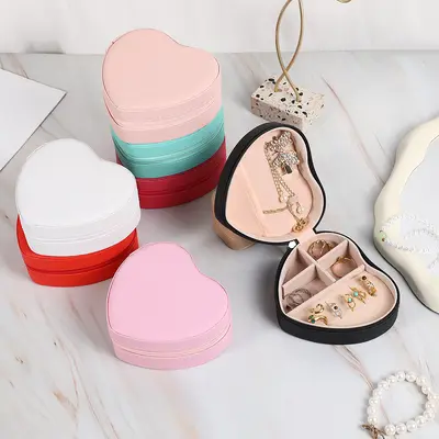 Macaron Renkli Kalp Şeklinde Mücevher Kutusu Taşınabilir Takı Saklama Kutusu Şık Görünümlü Pembe Kalp Küpe Kolye Saklama Kutusu
